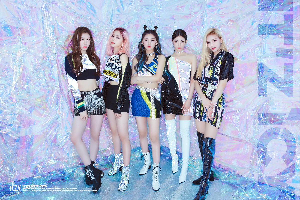 ITZY_단체 (1).jpg