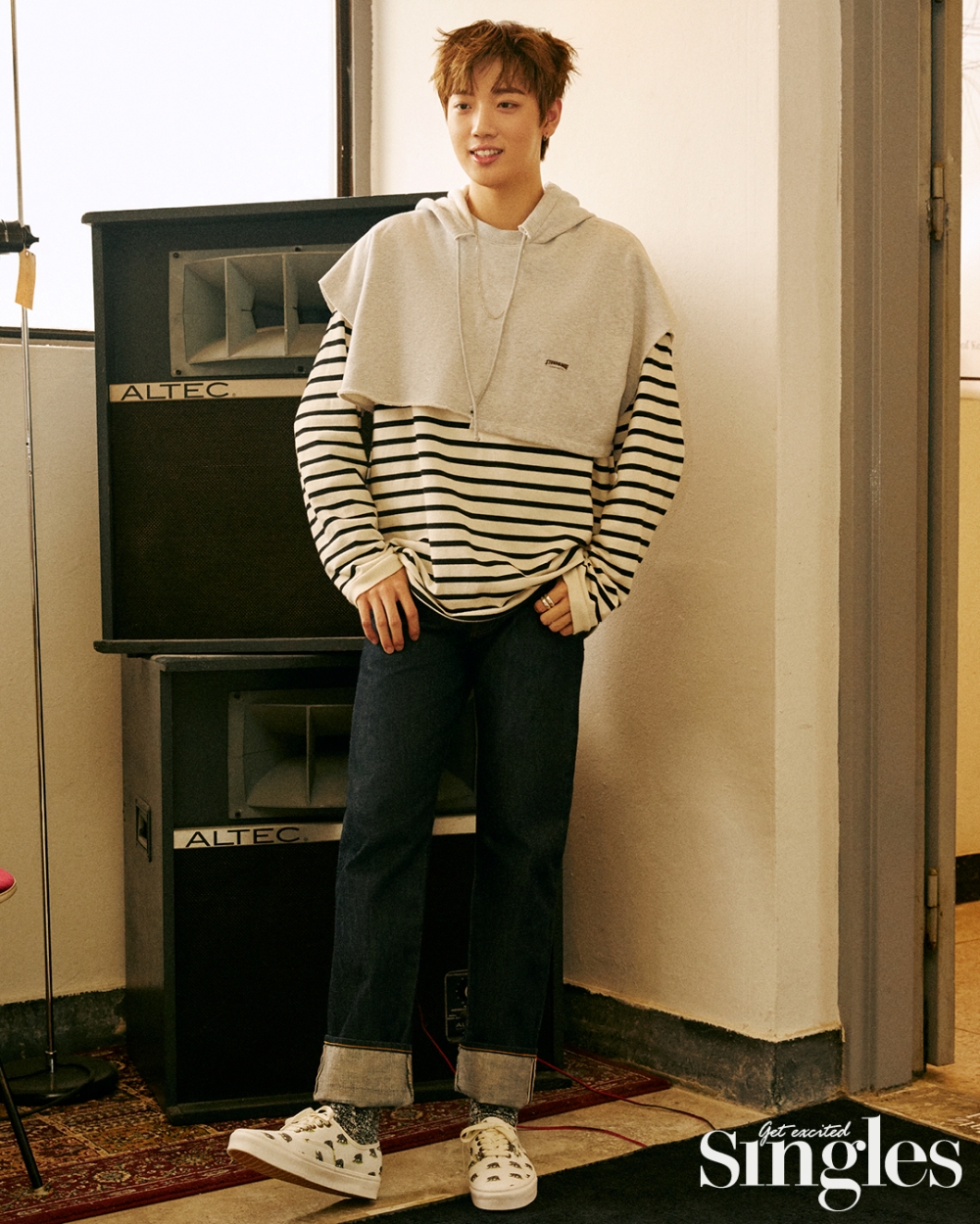 위자월weiziyue_싱글즈_10월호_컬러.jpg