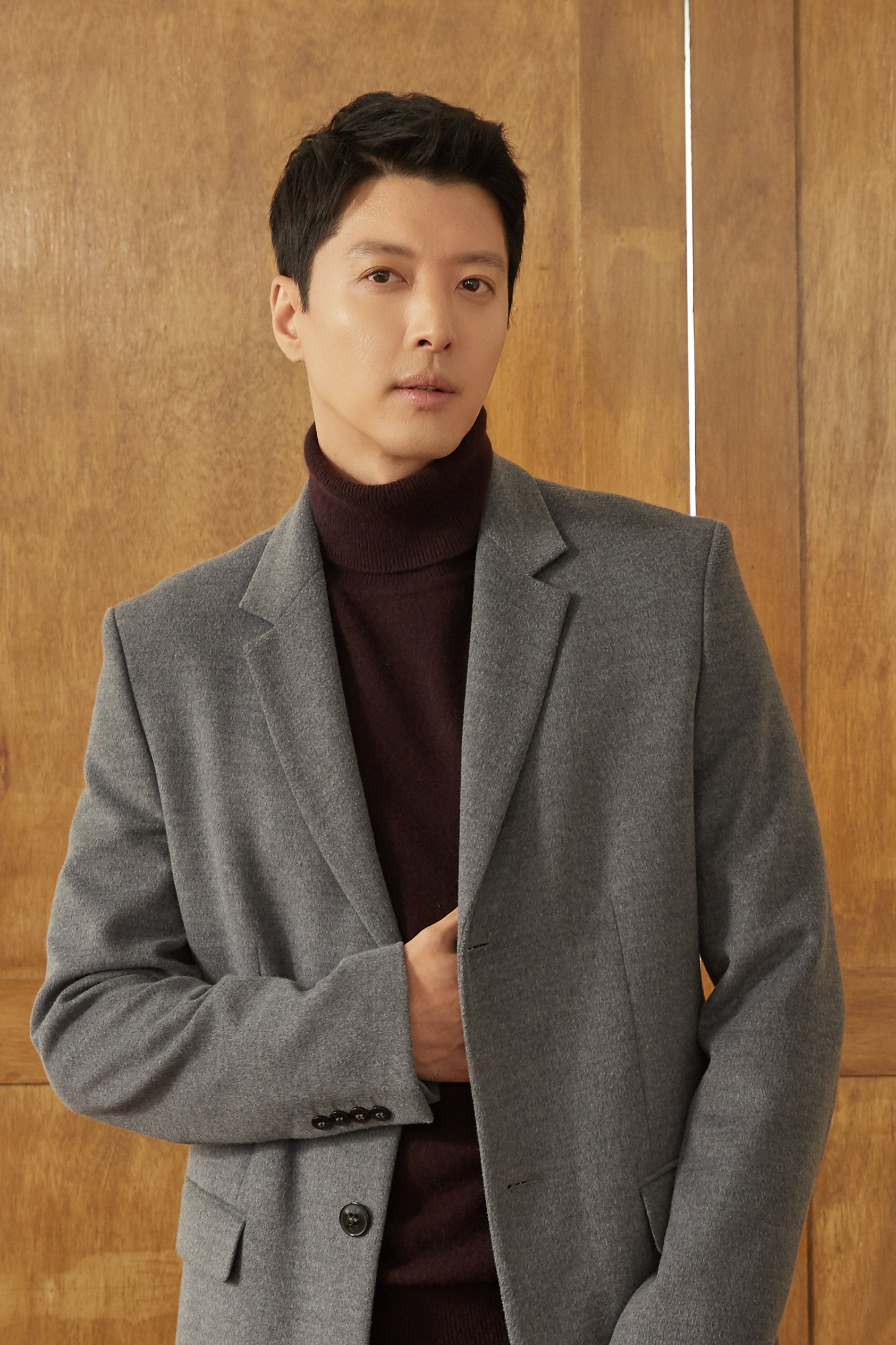 이동건 프로필.jpg