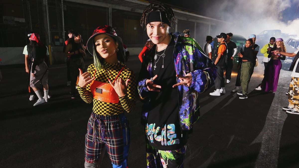제이홉_베키 지(Becky G).JPG