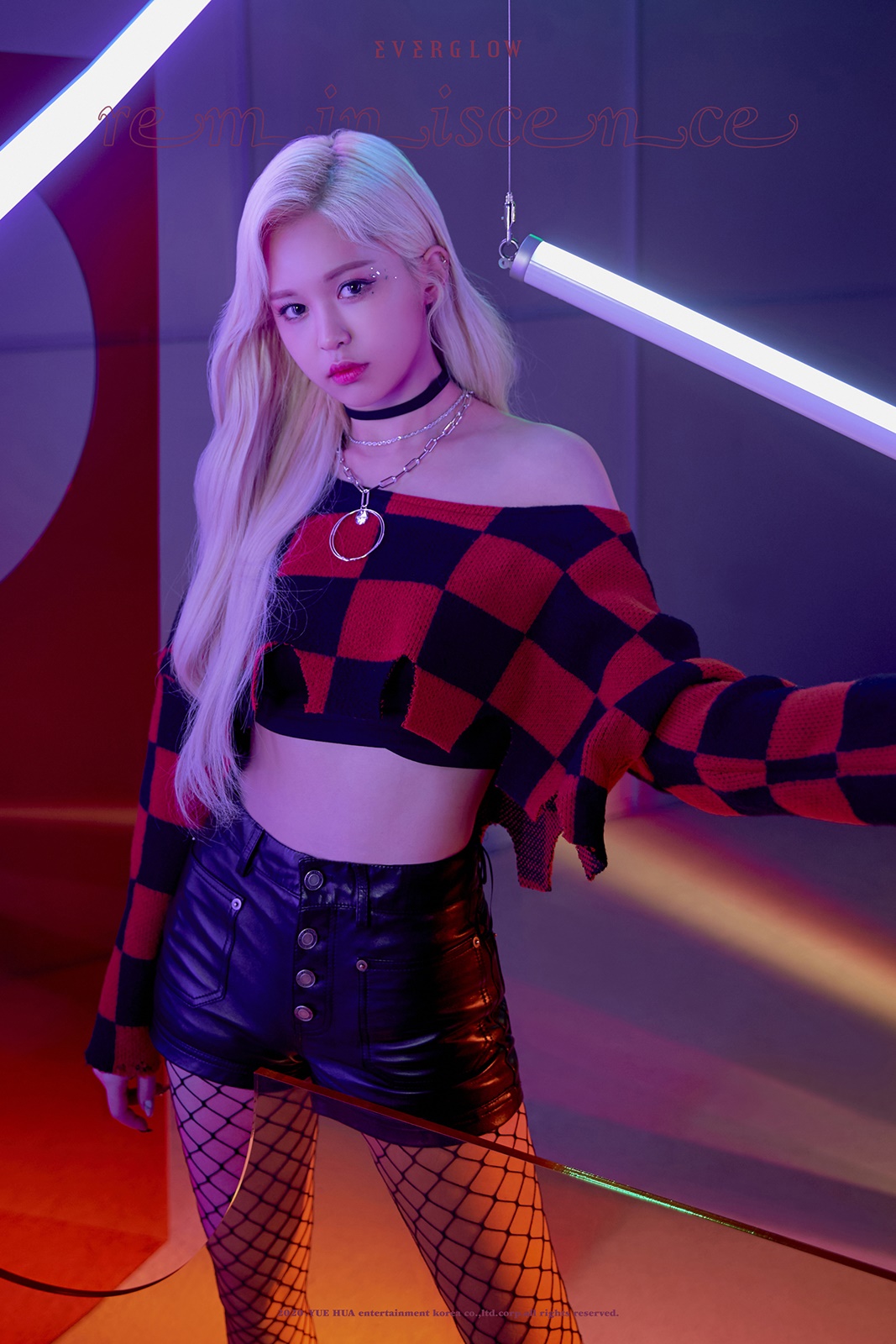(0123) 에버글로우 미니 1집 개인 콘셉트 포토 #이유.jpg