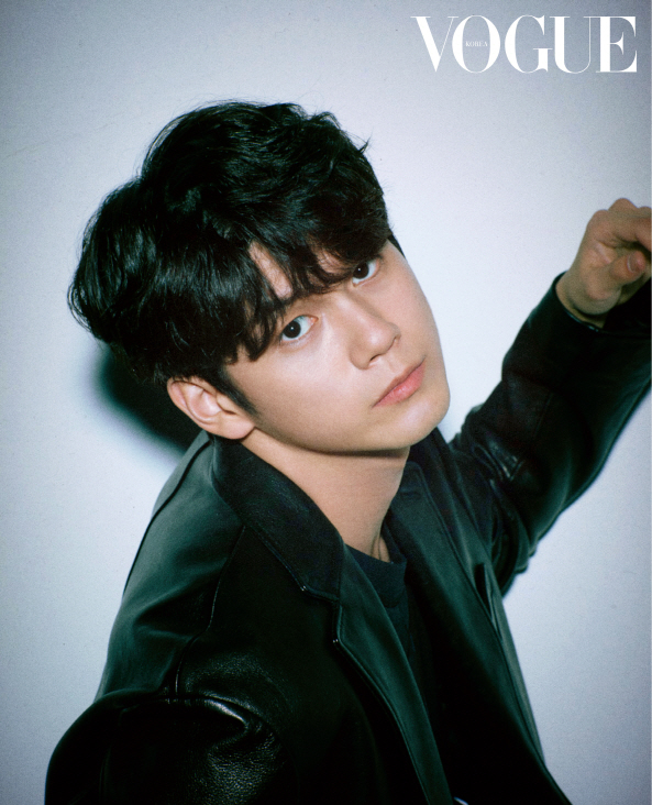 200318_옹성우, 빛나는 청춘의 강렬 존재감! 독보적 분위기 화보 공개!(5).jpg