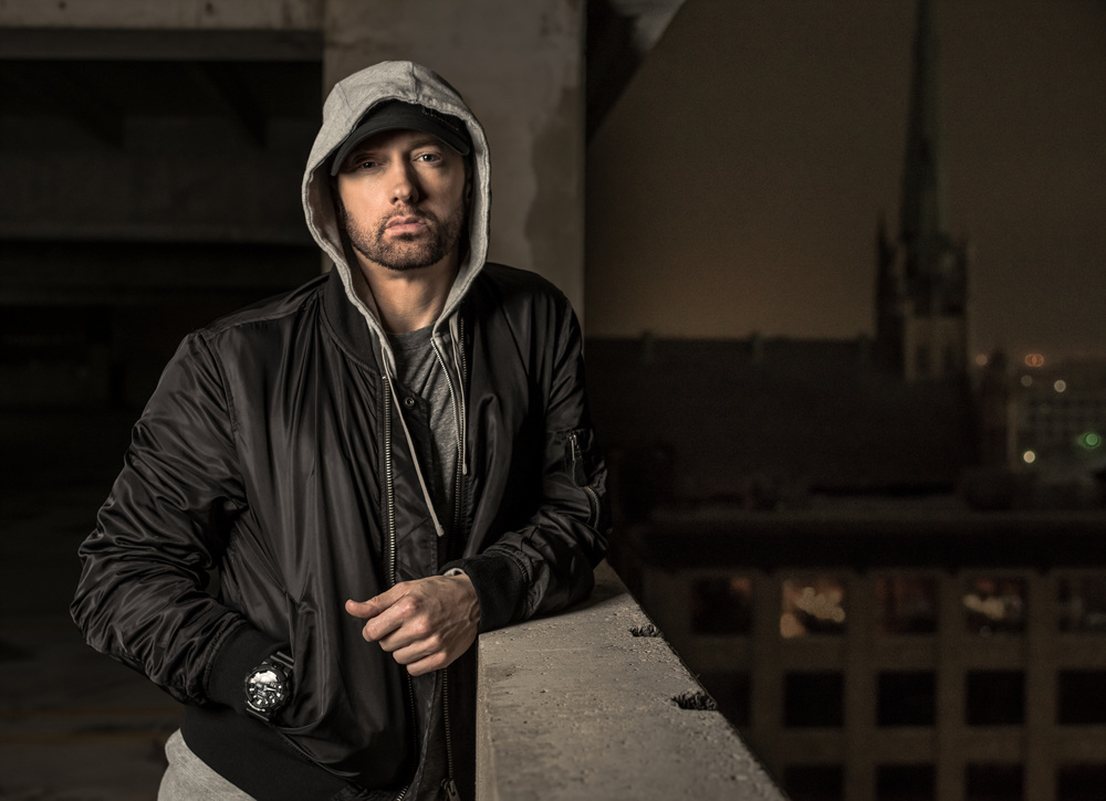 Eminem_Walk On Water_사진2.jpg
